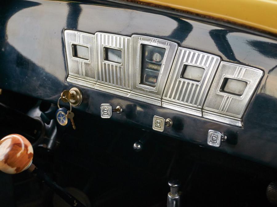  Chrysler Series 77 Dual Cowl Phaeton by Locke 1930 года  (фото 7 из 9)
